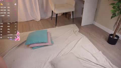 Laura online show from 10/13/25, 01:33