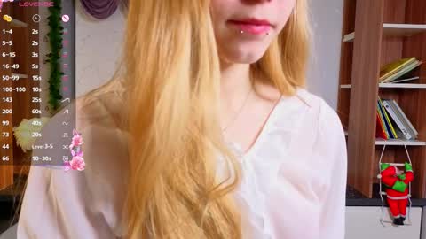 Laura online show from 01/12/26, 01:00