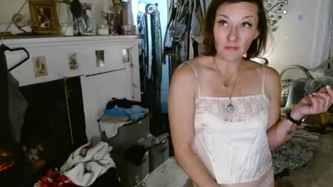MoistKnickerChick online show from 12/02/24, 04:42