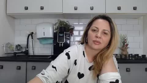 erika online show from 02/17/25, 01:10