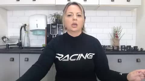 erika online show from 02/20/25, 09:22