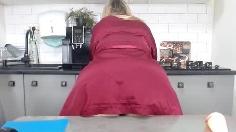 erika online show from 03/02/25, 12:32