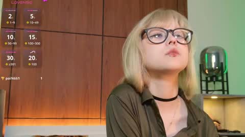 moliqin online show from 04/16/26, 07:53