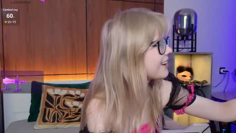 moliqin online show from 05/02/26, 07:24
