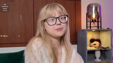 moliqin online show from 06/07/26, 07:45