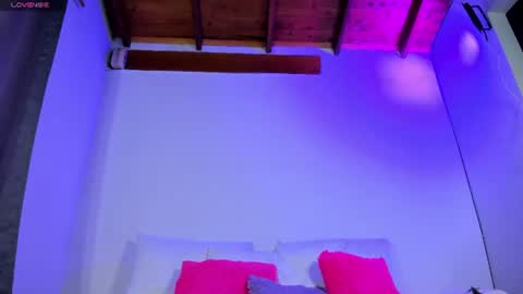 M o L l i E  online show from 07/27/26, 10:28