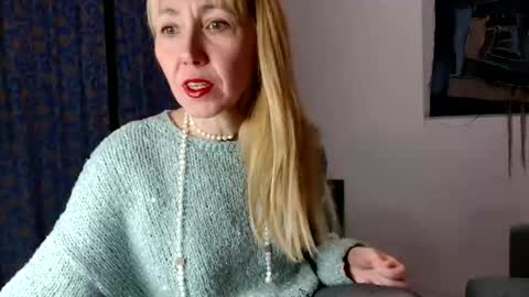 molliart online show from 02/02/26, 06:06