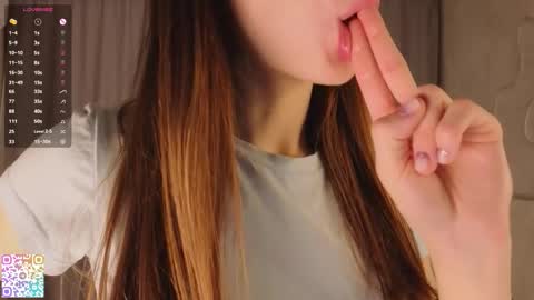 Snapshot of molliedeases chatting on 11/25/25, 04:45 Kate online show from 11/25/25, 04:45