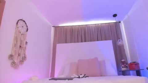 Snapshot of molly_beckers chatting on 11/11/25, 03:34 online show from 11/11/25, 03:34