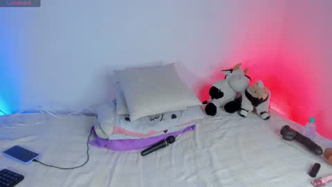 Snapshot of molly_blacke01 chatting on 07/22/26, 01:52 milee online show from 07/22/26, 01:52