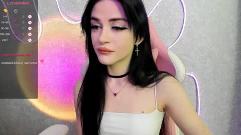 Snapshot of molly_crystall chatting on 06/11/26, 02:22 Molly - online show from 06/11/26, 02:22