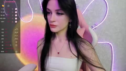 Snapshot of molly_crystall chatting on 07/11/26, 02:47 Molly - online show from 07/11/26, 02:47