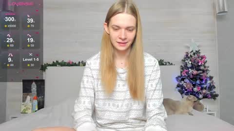 Snapshot of molly_hunt chatting on 12/24/24, 04:44 Molly Hunt online show from 12/24/24, 04:44