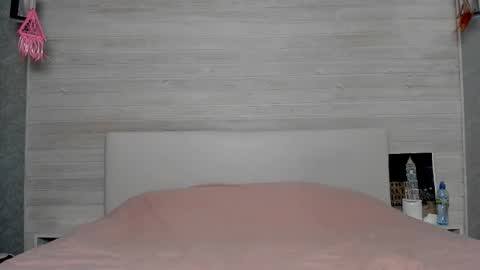 Snapshot of molly_hunt chatting on 09/15/25, 02:55 Molly Hunt online show from 09/15/25, 02:55