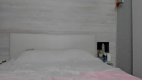 Snapshot of molly_hunt chatting on 09/25/25, 02:59 Molly Hunt online show from 09/25/25, 02:59