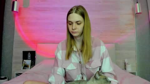 Molly Hunt online show from 04/10/26, 03:50