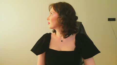 molly_millerr online show from 05/22/26, 03:17