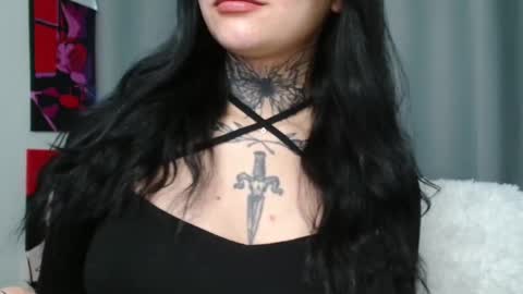 Lina online show from 12/25/24, 09:13