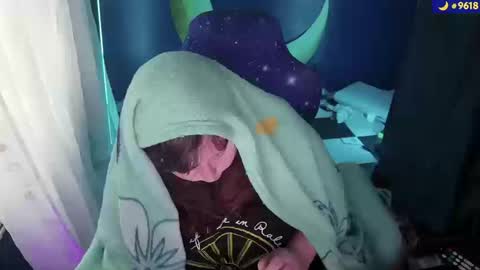 molly_moons online show from 10/14/25, 04:41