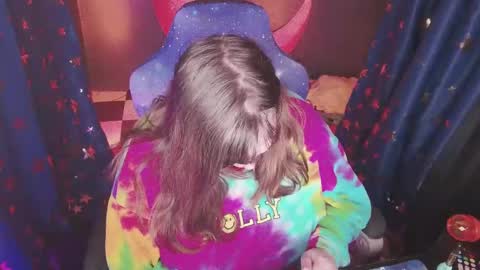 molly_moons online show from 10/21/25, 07:14