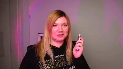 Molly online show from 01/10/25, 06:17