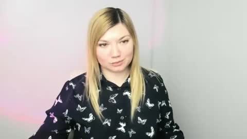 Molly online show from 01/17/25, 03:32