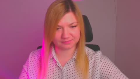 Molly online show from 02/03/25, 03:17