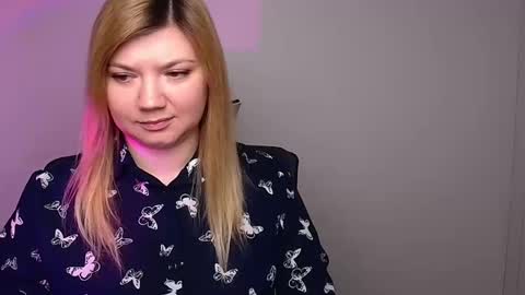 Molly online show from 02/04/25, 12:22