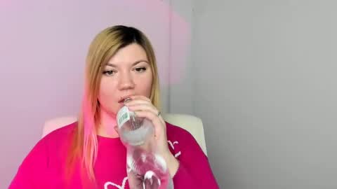 Molly online show from 02/05/25, 03:52