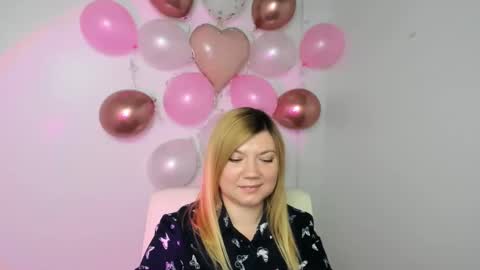 Molly online show from 02/12/25, 04:11