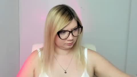 Molly online show from 09/09/25, 11:54