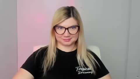 Molly online show from 09/17/25, 11:45