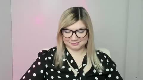 Molly online show from 10/18/25, 11:55