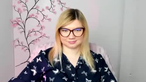 Molly online show from 12/19/25, 01:29