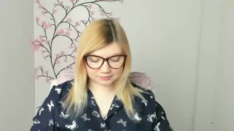 Molly online show from 02/08/26, 01:03