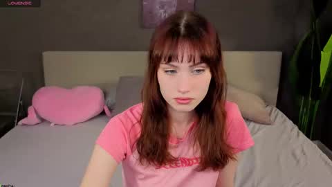 Snapshot of molly_rougge chatting on 11/12/25, 12:22 Molly online show from 11/12/25, 12:22