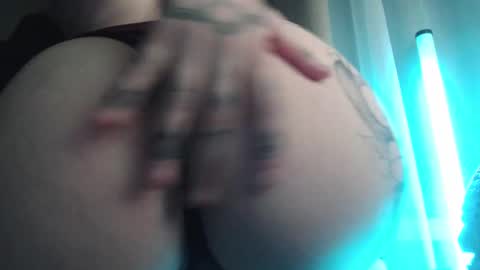 I have new photos come and see with love Molly online show from 01/12/26, 09:42