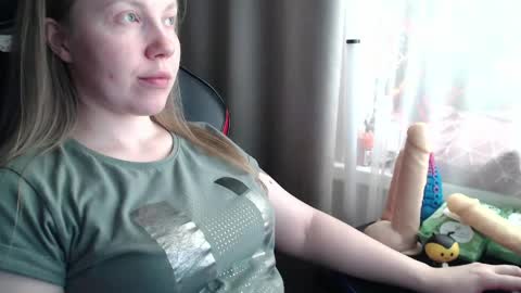 I have new photos come and see with love Molly online show from 05/19/26, 09:04