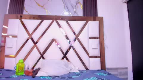 Snapshot of molly_sweetee chatting on 07/19/26, 01:42 Yuli online show from 07/19/26, 01:42