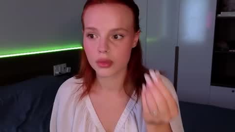 Molly online show from 07/15/26, 01:33