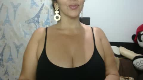 Molly Bunny online show from 10/03/25, 11:13