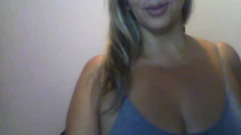 Snapshot of mollybunny01 chatting on 07/10/26, 10:56 Molly Bunny online show from 07/10/26, 10:56