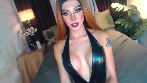 Snapshot of mollycummers chatting on 10/27/25, 08:29 Molly online show from 10/27/25, 08:29