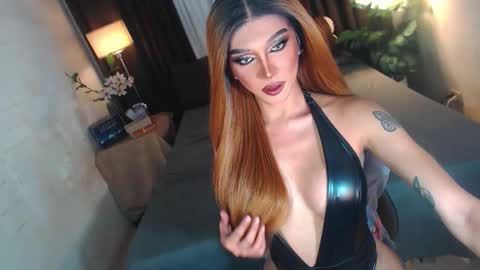 Snapshot of mollycummers chatting on 11/16/25, 01:55 Molly online show from 11/16/25, 01:55