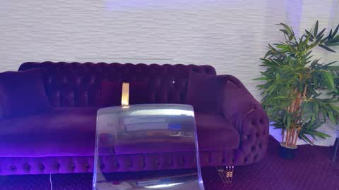 Snapshot of mollydolley chatting on 02/12/26, 09:10 Julia online show from 02/12/26, 09:10