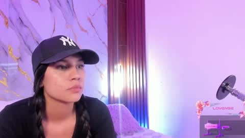 New girl Emily Valentina  Michelle online show from 05/19/26, 01:56