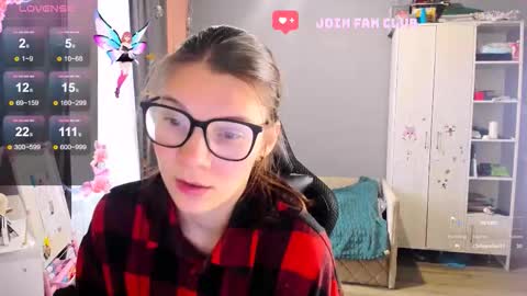  KIRA  online show from 10/02/25, 05:14