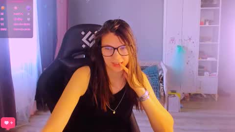  KIRA  online show from 03/25/26, 04:18