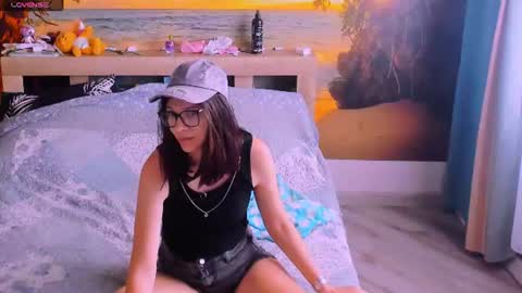 KIRA  online show from 06/15/26, 03:42