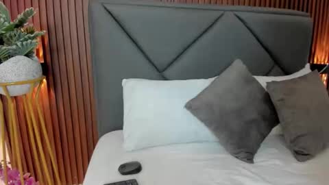 mollylove_ online show from 01/17/26, 07:17